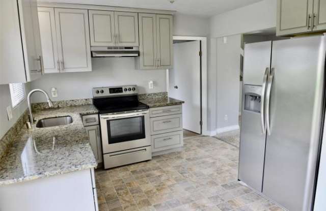 310 R Street Southeast - B Gallery 4