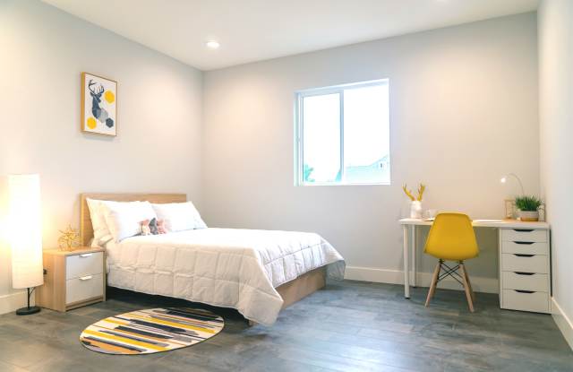 1451 W 36th Place - Co-Living photos photos