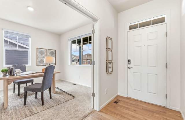 6818 Gateway Crossing Street Gallery 4