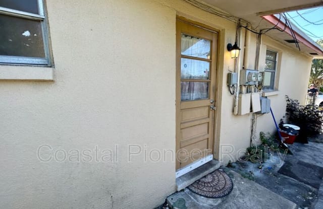 1016 E Seneca Ave - 1016 East Seneca Avenue, Tampa, FL 33612