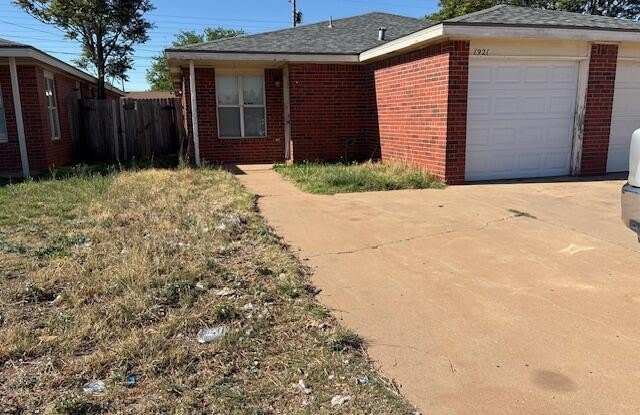 1921 S Loop 289 photos photos