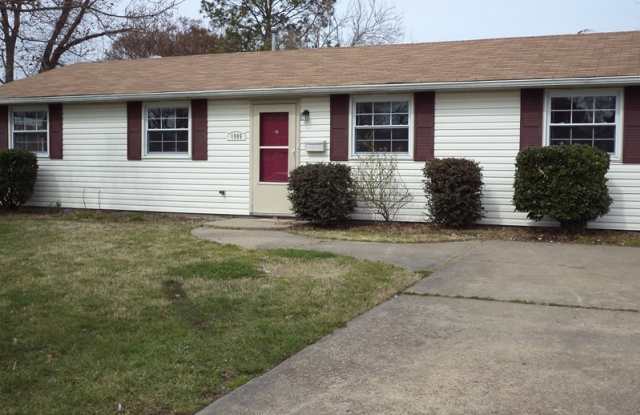 4 Bedroom Single Family Home in Hampton - 1905 Seward Drive, Hampton, VA 23663