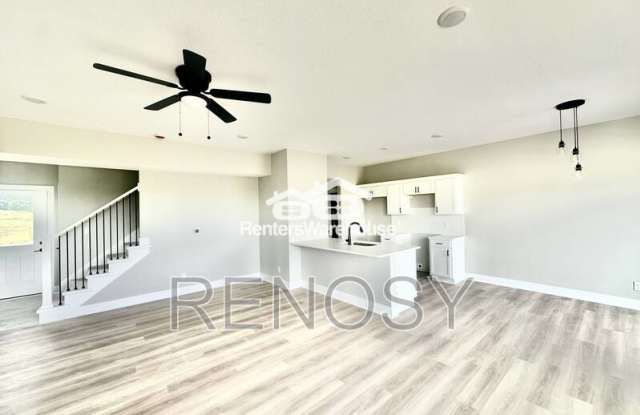 7000 Lake Hill Drive Gallery 1