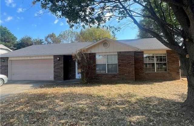 1408 Plum Tree  DR - 1408 North Plum Tree Drive, Fayetteville, AR 72704