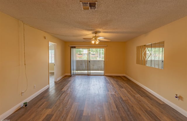 622 Kenwick Cir Apt 203 Gallery 2