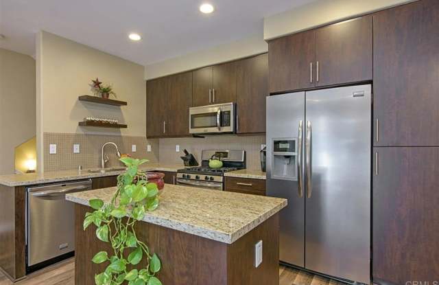 Spacious 2 Bedroom + Office/Den Townhome in Beautiful San Marcos, CA photos photos