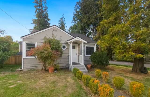 Bright 3-Bedroom Cedar Park Home with Updated Kitchen & New Downstairs Carpet Gallery 1