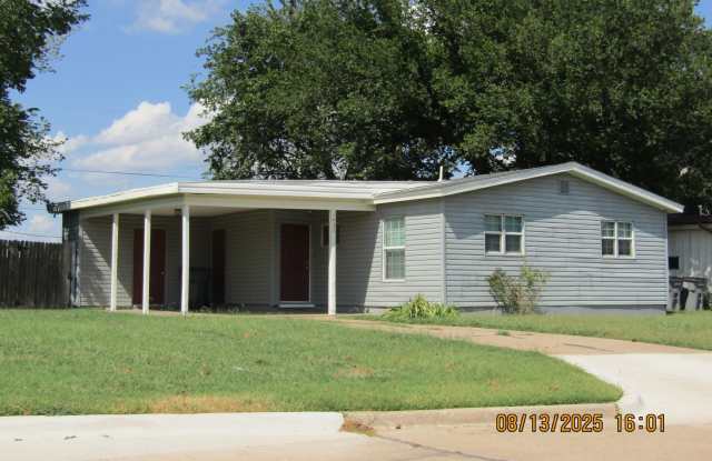 Move In Special: $200 off on The First Full Month' Rent! photos photos