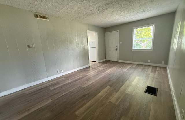 For Rent: 2204 S Vine St Cozy 3 Bedroom Home! photos photos