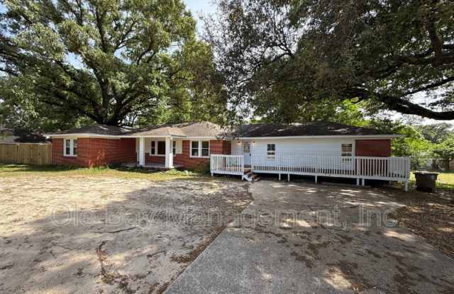 5011 Highcrest Drive photos photos