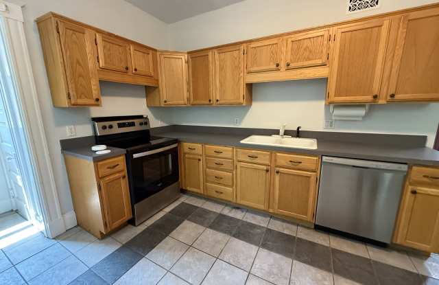 1622 Gilsey Avenue - 2 photos photos