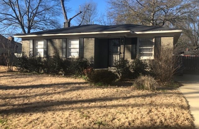 375 N OAK GROVE - 375 North Oak Grove Road, Memphis, TN 38120