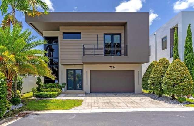 7534 NW 98th Ave photos photos