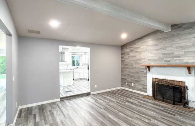 3 Bedroom West Salem Home with Large Fenced Backyard Gallery 4