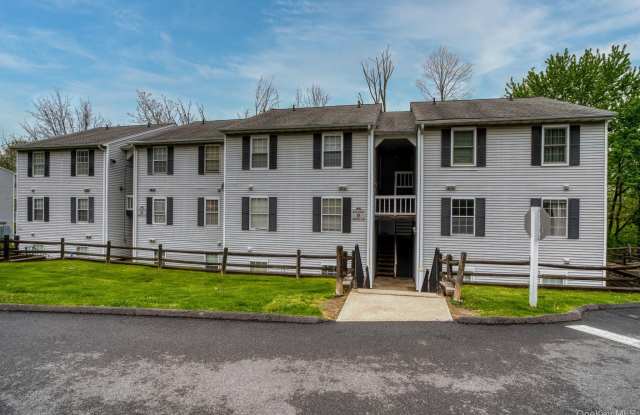 9 Lexington Hill unit: 3 - 9 Lexington Hills Road, Harriman, NY 10926
