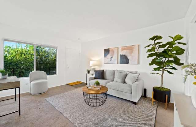 4557 33rd St photos photos