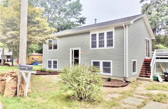 **Barrington Single Family - $3,200** Gallery 1