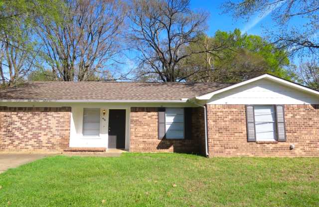 Quaint 3 Bedroom, 1 Bathroom Home in Whitehouse, w/ Shed for Storage photos photos