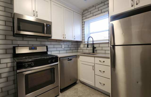 7512 Cromwell photos photos