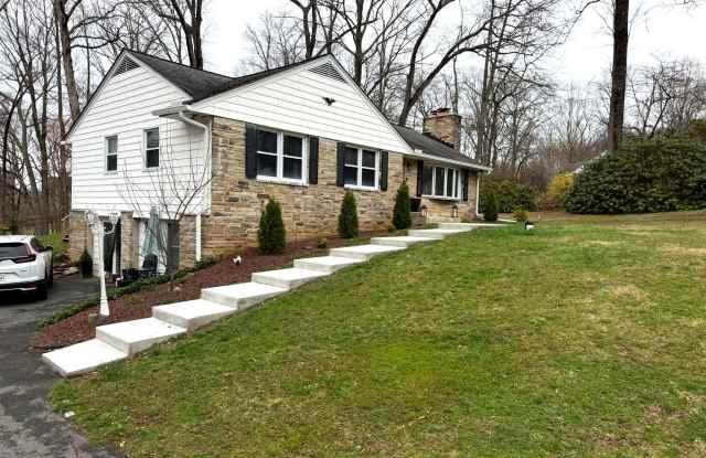 2119 Oaklyn Dr. photos photos