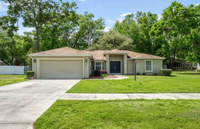 304 Woods Landing Drive - 1 - 304 Woods Landing Drive, Lady Lake, FL 32159