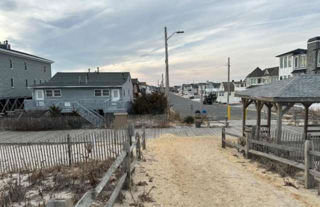 2200 Oceanfront Gallery 2