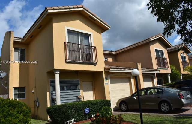 661 SW 10th st photos photos