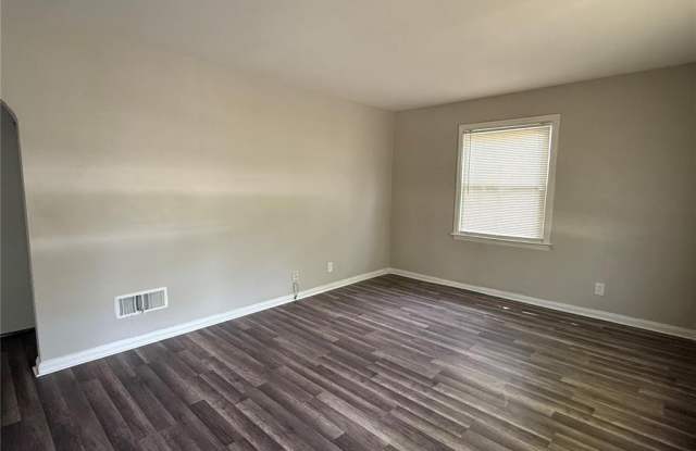 10124 Winkler Drive Gallery 3