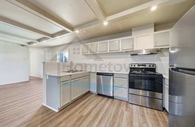 3 Bedroom 2 Bathroom Home with Off-Street Parking Available in Rathdrum! Gallery 1