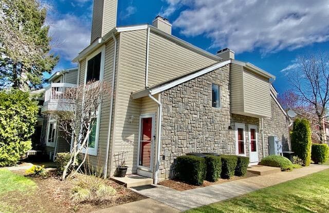 39 Farnham Square - 39 Farnham Square, Sayreville, NJ 08859
