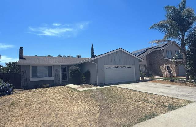 Spacious 3BD 2BA home with large fenced yard photos photos