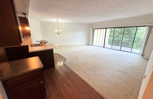 6666 Brookmont Terrace, Unit 309 Gallery 1