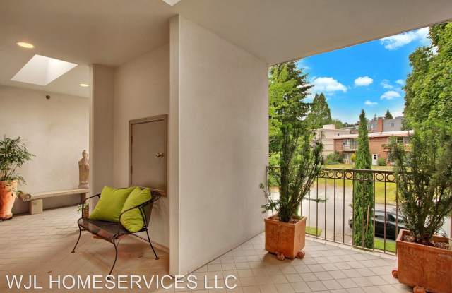 319 4th Ave #201 Gallery 3