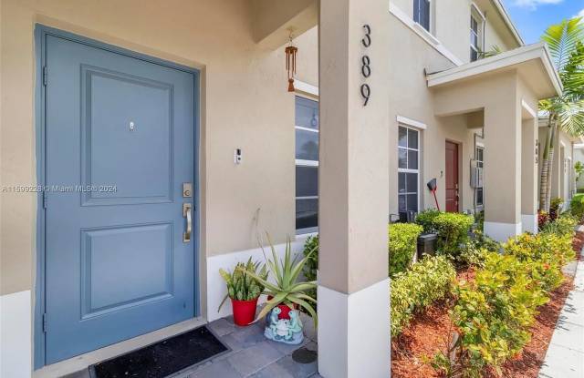 389 NE 5th Pl photos photos