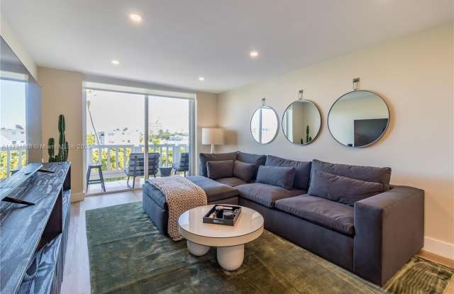 910 Michigan Ave - 910 Michigan Avenue, Miami Beach, FL 33139