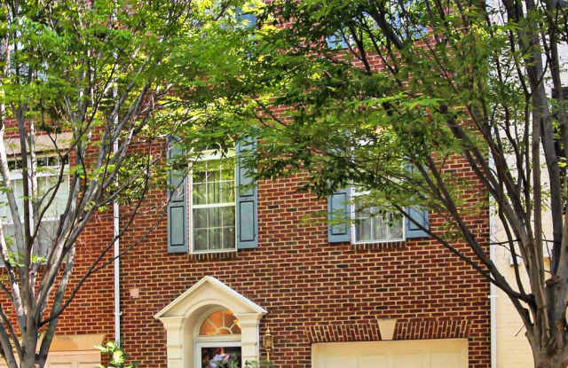 4921 WAPLE LANE Gallery 2