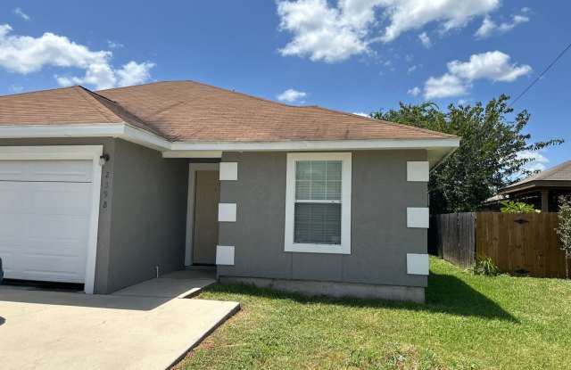 2/2/1 Duplex near Hwy 46 / Ceramic Tile Throughout (No Carpet) / Covered Patio with Large Backyard/ CISD photos photos