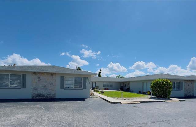 3619 SE 9th Place unit: 4 photos photos