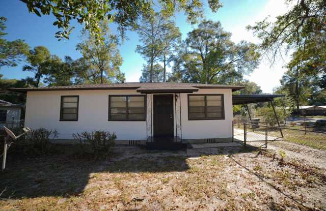 3 Bed / 1 Bath with So Much Space! photos photos