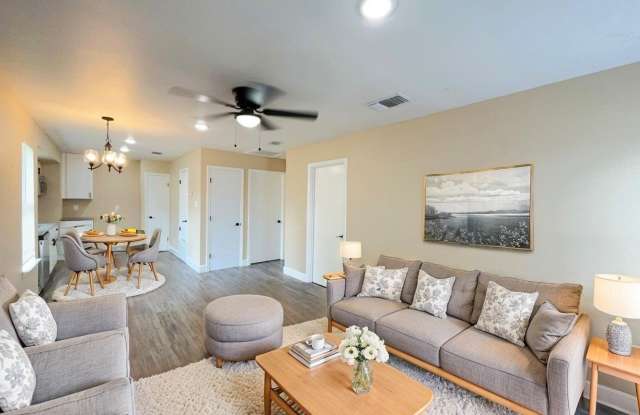7571 Windsor Oaks Gallery 2