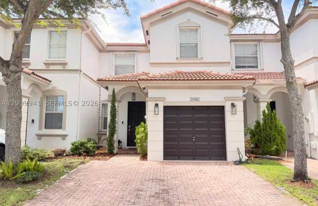 7940 NW 108th Pl Gallery 1