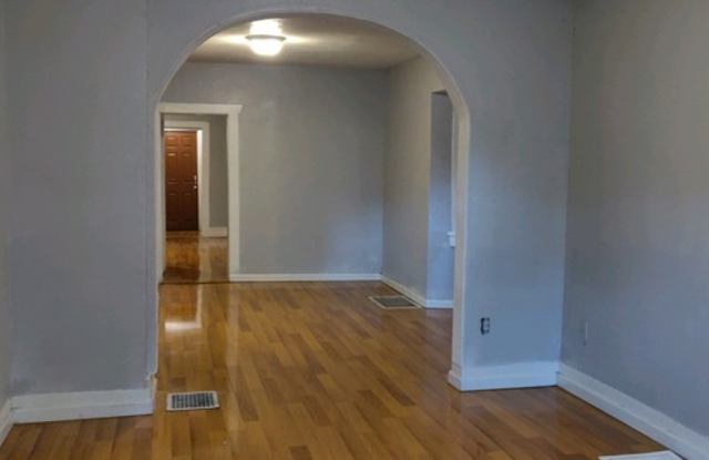 607 West 4th Avenue Gallery 3