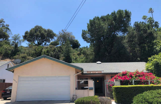 4 BEDROOM 2 BATH ON CUL-DE-SAC AND LARGE YARD! photos photos