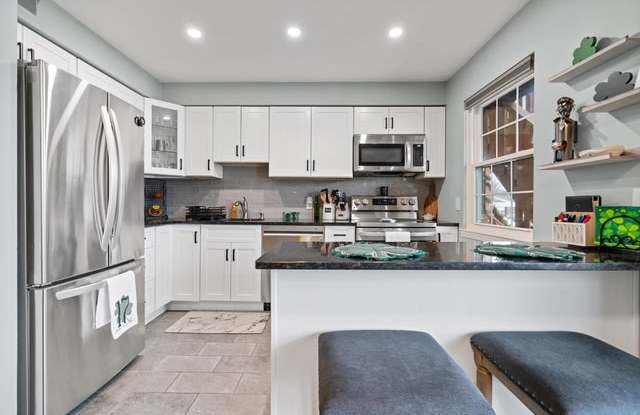 33 Weathervane Drive - 17 photos photos