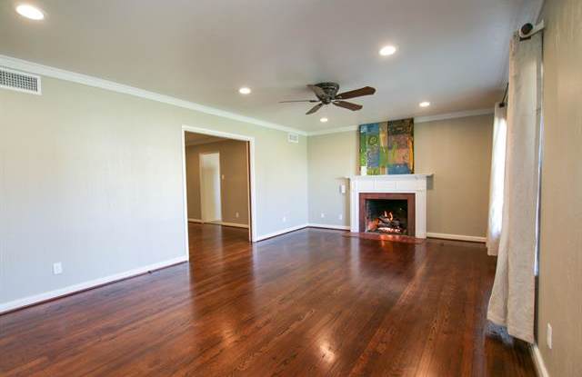 6824 Southridge Drive Gallery 3