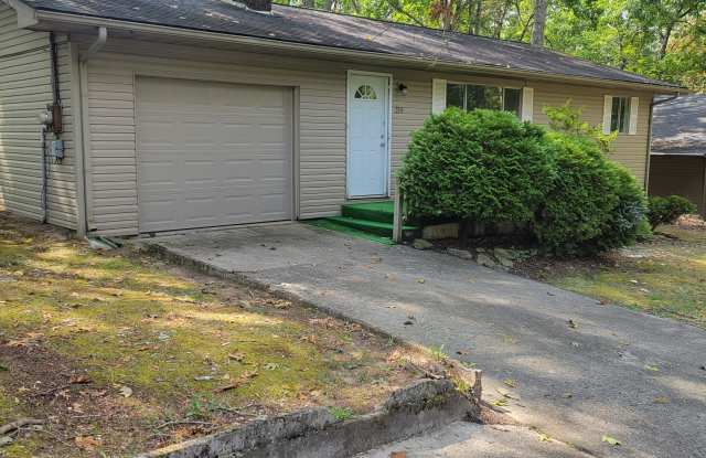214 Lakeshire Drive Gallery 1