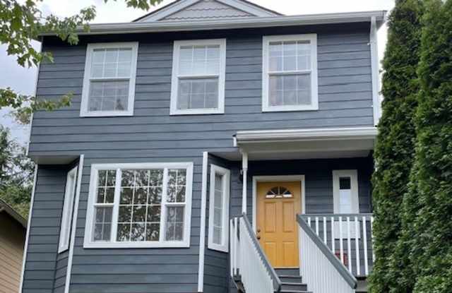 1412 Sweetbay Drive, Spacious Home with all NEW Siding! photos photos