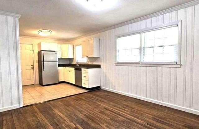 2833 Rockcliff Road SE Gallery 3