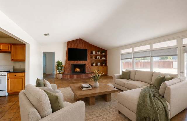 5001 Rockford Dr. Gallery 4