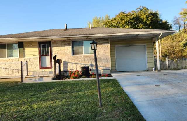 1323 Essex Dr - 1323 Essex Drive, Lima, OH 45804 1323 Essex Dr - 1323 Essex Drive, Lima, OH 45804